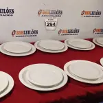 LOTE 294 - 10 PRATOS RASOS E 10 PRATOS DE SOBREMESA. (NO ESTADO) ATENÇÃO! FAZER A VISITAÇÃO ANTES DE ARREMATAR, NÃO SABEMOS SE FUNCIONA. LEILÃO NÃO TEM GARANTIA E NEM DEVOLUÇÃO, SUJEITO A POSSÍVEIS AVARIAS VISÍVEIS/OCULTAS E/OU AUSÊNCIA DE COMPONENTES.