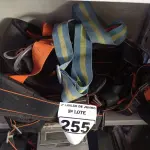 LOTE 255 - 02 CINTOS DE SEGURANÇA. (NO ESTADO) ATENÇÃO! FAZER A VISITAÇÃO ANTES DE ARREMATAR, NÃO SABEMOS SE FUNCIONA. LEILÃO NÃO TEM GARANTIA E NEM DEVOLUÇÃO, SUJEITO A POSSÍVEIS AVARIAS VISÍVEIS/OCULTAS E/OU AUSÊNCIA DE COMPONENTES.