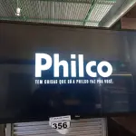 LOTE 356 - 01 TV 39’’ MARCA PHILCO COM CONTROLE E PÉ. (LIGANDO)(NO ESTADO) ATENÇÃO! FAZER A VISITAÇÃO ANTES DE ARREMATAR, NÃO SABEMOS SE FUNCIONA. LEILÃO NÃO TEM GARANTIA E NEM DEVOLUÇÃO, SUJEITO A POSSÍVEIS AVARIAS VISÍVEIS/OCULTAS E/OU AUSÊNCIA DE COMPONENTES.