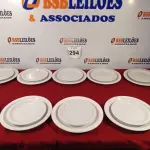 LOTE 294 - 10 PRATOS RASOS E 10 PRATOS DE SOBREMESA. (NO ESTADO) ATENÇÃO! FAZER A VISITAÇÃO ANTES DE ARREMATAR, NÃO SABEMOS SE FUNCIONA. LEILÃO NÃO TEM GARANTIA E NEM DEVOLUÇÃO, SUJEITO A POSSÍVEIS AVARIAS VISÍVEIS/OCULTAS E/OU AUSÊNCIA DE COMPONENTES.