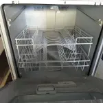 LOTE 219 - 01 LAVA LOUÇAS MARCA BRASTEMP 220V. (NO ESTADO) ATENÇÃO! FAZER A VISITAÇÃO ANTES DE ARREMATAR, NÃO SABEMOS SE FUNCIONA. LEILÃO NÃO TEM GARANTIA E NEM DEVOLUÇÃO, SUJEITO A POSSÍVEIS AVARIAS VISÍVEIS/OCULTAS E/OU AUSÊNCIA DE COMPONENTES.