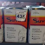 LOTE 435 - 01 LOTE COM 04 LATAS DE MASSA CORRIDA PARA PAREDES INTERIOR CONTENDO 28KG CADA MARCA SUVINIL. (NO ESTADO) ATENÇÃO! FAZER A VISITAÇÃO ANTES DE ARREMATAR, NÃO SABEMOS SE FUNCIONA. LEILÃO NÃO TEM GARANTIA E NEM DEVOLUÇÃO, SUJEITO A POSSÍVEIS AVARIAS VISÍVEIS/OCULTAS E/OU AUSÊNCIA DE COMPONENTES.