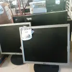 LOTE 150 - 07 MONITORES DIVERSOS. (NO ESTADO) ATENÇÃO! FAZER A VISITAÇÃO ANTES DE ARREMATAR, NÃO SABEMOS SE FUNCIONA. LEILÃO NÃO TEM GARANTIA E NEM DEVOLUÇÃO, SUJEITO A POSSÍVEIS AVARIAS VISÍVEIS/OCULTAS E/OU AUSÊNCIA DE COMPONENTES.