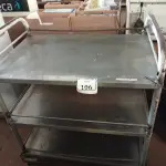 LOTE 106 - 01 CARRINHO COM RODINHAS. (NO ESTADO) ATENÇÃO! FAZER A VISITAÇÃO ANTES DE ARREMATAR, NÃO SABEMOS SE FUNCIONA. LEILÃO NÃO TEM GARANTIA E NEM DEVOLUÇÃO, SUJEITO A POSSÍVEIS AVARIAS VISÍVEIS/OCULTAS E/OU AUSÊNCIA DE COMPONENTES.