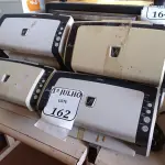 LOTE 162 - 06 SCANNERS MARCAS E MODELOS DIVERSOS E 02 FONTES. (NO ESTADO) ATENÇÃO! FAZER A VISITAÇÃO ANTES DE ARREMATAR, NÃO SABEMOS SE FUNCIONA. LEILÃO NÃO TEM GARANTIA E NEM DEVOLUÇÃO, SUJEITO A POSSÍVEIS AVARIAS VISÍVEIS/OCULTAS E/OU AUSÊNCIA DE COMPONENTES.