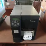 LOTE 147 - 01 IMPRESSORA DE ETIQUETAS Z4M MARCA ZEBRA. (NO ESTADO) ATENÇÃO! FAZER A VISITAÇÃO ANTES DE ARREMATAR, NÃO SABEMOS SE FUNCIONA. LEILÃO NÃO TEM GARANTIA E NEM DEVOLUÇÃO, SUJEITO A POSSÍVEIS AVARIAS VISÍVEIS/OCULTAS E/OU AUSÊNCIA DE COMPONENTES.