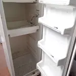 LOTE 193 - 01 REFRIGERADOR PRATICE240 MARCA CONSUL COM DEFEITO. (NO ESTADO) ATENÇÃO! FAZER A VISITAÇÃO ANTES DE ARREMATAR, NÃO SABEMOS SE FUNCIONA. LEILÃO NÃO TEM GARANTIA E NEM DEVOLUÇÃO, SUJEITO A POSSÍVEIS AVARIAS VISÍVEIS/OCULTAS E/OU AUSÊNCIA DE COMPONENTES.
