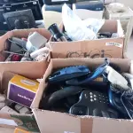 LOTE 132 - 01 LOTE COM ELETRÔNICOS DIVERSOS. (NO ESTADO) ATENÇÃO! FAZER A VISITAÇÃO ANTES DE ARREMATAR, NÃO SABEMOS SE FUNCIONA. LEILÃO NÃO TEM GARANTIA E NEM DEVOLUÇÃO, SUJEITO A POSSÍVEIS AVARIAS VISÍVEIS/OCULTAS E/OU AUSÊNCIA DE COMPONENTES.