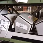 LOTE 071 - 06 SCANNERS MARCAS E MODELOS DIVERSOS E 02 FONTES. (NO ESTADO) ATENÇÃO! FAZER A VISITAÇÃO ANTES DE ARREMATAR, NÃO SABEMOS SE FUNCIONA. LEILÃO NÃO TEM GARANTIA E NEM DEVOLUÇÃO, SUJEITO A POSSÍVEIS AVARIAS VISÍVEIS/OCULTAS E/OU AUSÊNCIA DE COMPONENTES.