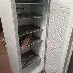 LOTE 189 - 01 FREEZER 260 MARCA CCE COM AVARIAS. (NO ESTADO) ATENÇÃO! FAZER A VISITAÇÃO ANTES DE ARREMATAR, NÃO SABEMOS SE FUNCIONA. LEILÃO NÃO TEM GARANTIA E NEM DEVOLUÇÃO, SUJEITO A POSSÍVEIS AVARIAS VISÍVEIS/OCULTAS E/OU AUSÊNCIA DE COMPONENTES.