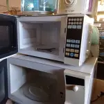 LOTE 158 - 03 MICRO-ONDAS, SENDO 01 COM PRATO E 04 UMIDIFICADORES. (NO ESTADO) ATENÇÃO! FAZER A VISITAÇÃO ANTES DE ARREMATAR, NÃO SABEMOS SE FUNCIONA. LEILÃO NÃO TEM GARANTIA E NEM DEVOLUÇÃO, SUJEITO A POSSÍVEIS AVARIAS VISÍVEIS/OCULTAS E/OU AUSÊNCIA DE COMPONENTES.
