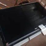 LOTE 126 - 01 TV HDMI LCD 42’’ MARCA SEMP TOSHIBA (NO ESTADO) ATENÇÃO! FAZER A VISITAÇÃO ANTES DE ARREMATAR, NÃO SABEMOS SE FUNCIONA. LEILÃO NÃO TEM GARANTIA E NEM DEVOLUÇÃO, SUJEITO A POSSÍVEIS AVARIAS VISÍVEIS/OCULTAS E/OU AUSÊNCIA DE COMPONENTES.