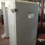 LOTE 193 - 01 REFRIGERADOR PRATICE240 MARCA CONSUL COM DEFEITO. (NO ESTADO) ATENÇÃO! FAZER A VISITAÇÃO ANTES DE ARREMATAR, NÃO SABEMOS SE FUNCIONA. LEILÃO NÃO TEM GARANTIA E NEM DEVOLUÇÃO, SUJEITO A POSSÍVEIS AVARIAS VISÍVEIS/OCULTAS E/OU AUSÊNCIA DE COMPONENTES.