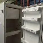 LOTE 193 - 01 REFRIGERADOR PRATICE240 MARCA CONSUL COM DEFEITO. (NO ESTADO) ATENÇÃO! FAZER A VISITAÇÃO ANTES DE ARREMATAR, NÃO SABEMOS SE FUNCIONA. LEILÃO NÃO TEM GARANTIA E NEM DEVOLUÇÃO, SUJEITO A POSSÍVEIS AVARIAS VISÍVEIS/OCULTAS E/OU AUSÊNCIA DE COMPONENTES.