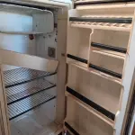 LOTE 190 - 02 GELADEIRAS PARA RETIRADA DE PEÇAS. (NO ESTADO) ATENÇÃO! FAZER A VISITAÇÃO ANTES DE ARREMATAR, NÃO SABEMOS SE FUNCIONA. LEILÃO NÃO TEM GARANTIA E NEM DEVOLUÇÃO, SUJEITO A POSSÍVEIS AVARIAS VISÍVEIS/OCULTAS E/OU AUSÊNCIA DE COMPONENTES.