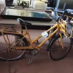 LOTE 115 - 01 BICICLETA CARGUEIRA, 01 BANCO E 01 PARA CHOQUE. (NO ESTADO) ATENÇÃO! FAZER A VISITAÇÃO ANTES DE ARREMATAR, NÃO SABEMOS SE FUNCIONA. LEILÃO NÃO TEM GARANTIA E NEM DEVOLUÇÃO, SUJEITO A POSSÍVEIS AVARIAS VISÍVEIS/OCULTAS E/OU AUSÊNCIA DE COMPONENTES.