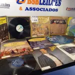 LOTE 128 - 01 LOTE COM DIVERSOS LPS VARIADOS. (NO ESTADO) ATENÇÃO! FAZER A VISITAÇÃO ANTES DE ARREMATAR, NÃO SABEMOS SE FUNCIONA. LEILÃO NÃO TEM GARANTIA E NEM DEVOLUÇÃO, SUJEITO A POSSÍVEIS AVARIAS VISÍVEIS/OCULTAS E/OU AUSÊNCIA DE COMPONENTES.