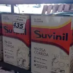 LOTE 435 - 01 LOTE COM 04 LATAS DE MASSA CORRIDA PARA PAREDES INTERIOR CONTENDO 28KG CADA MARCA SUVINIL. (NO ESTADO) ATENÇÃO! FAZER A VISITAÇÃO ANTES DE ARREMATAR, NÃO SABEMOS SE FUNCIONA. LEILÃO NÃO TEM GARANTIA E NEM DEVOLUÇÃO, SUJEITO A POSSÍVEIS AVARIAS VISÍVEIS/OCULTAS E/OU AUSÊNCIA DE COMPONENTES.
