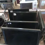 LOTE 182 - 06 MONITORES LCD, SENDO 01 MARCA HP E 05 MARCA DELL. (NO ESTADO) ATENÇÃO! FAZER A VISITAÇÃO ANTES DE ARREMATAR, NÃO SABEMOS SE FUNCIONA. LEILÃO NÃO TEM GARANTIA E NEM DEVOLUÇÃO, SUJEITO A POSSÍVEIS AVARIAS VISÍVEIS/OCULTAS E/OU AUSÊNCIA DE COMPONENTES.