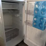 LOTE 159 - 01 FRIGOBAR COMPACTO MARCA CÔNSUL 220V COM AVARIAS. (NO ESTADO) ATENÇÃO! FAZER A VISITAÇÃO ANTES DE ARREMATAR, NÃO SABEMOS SE FUNCIONA. LEILÃO NÃO TEM GARANTIA E NEM DEVOLUÇÃO, SUJEITO A POSSÍVEIS AVARIAS VISÍVEIS/OCULTAS E/OU AUSÊNCIA DE COMPONENTES.