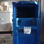 LOTE 197 - 01 CAIXA TÉRMICA COM RODINHAS SEM BANDEJAS. (NO ESTADO) ATENÇÃO! FAZER A VISITAÇÃO ANTES DE ARREMATAR, NÃO SABEMOS SE FUNCIONA. LEILÃO NÃO TEM GARANTIA E NEM DEVOLUÇÃO, SUJEITO A POSSÍVEIS AVARIAS VISÍVEIS/OCULTAS E/OU AUSÊNCIA DE COMPONENTES.