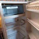 LOTE 190 - 02 GELADEIRAS PARA RETIRADA DE PEÇAS. (NO ESTADO) ATENÇÃO! FAZER A VISITAÇÃO ANTES DE ARREMATAR, NÃO SABEMOS SE FUNCIONA. LEILÃO NÃO TEM GARANTIA E NEM DEVOLUÇÃO, SUJEITO A POSSÍVEIS AVARIAS VISÍVEIS/OCULTAS E/OU AUSÊNCIA DE COMPONENTES.