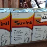 LOTE 425 - 01 LOTE COM 04 LATAS DE MASSA CORRIDA PARA PAREDES INTERIOR CONTENDO 28KG CADA MARCA SUVINIL. (NO ESTADO) ATENÇÃO! FAZER A VISITAÇÃO ANTES DE ARREMATAR, NÃO SABEMOS SE FUNCIONA. LEILÃO NÃO TEM GARANTIA E NEM DEVOLUÇÃO, SUJEITO A POSSÍVEIS AVARIAS VISÍVEIS/OCULTAS E/OU AUSÊNCIA DE COMPONENTES.