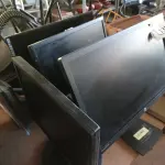 LOTE 137 - 06 MONITORES LCD MARCAS E MODELOS DIVERSOS. (NO ESTADO) ATENÇÃO! FAZER A VISITAÇÃO ANTES DE ARREMATAR, NÃO SABEMOS SE FUNCIONA. LEILÃO NÃO TEM GARANTIA E NEM DEVOLUÇÃO, SUJEITO A POSSÍVEIS AVARIAS VISÍVEIS/OCULTAS E/OU AUSÊNCIA DE COMPONENTES.