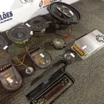 LOTE 036 - 01 TS, 01 FONTE, 03 SUBWOOFERS E 02 TWEETERS PARA CAIXAS, 01 FRENTE SOM PIONEER E 02 CROSSOVERS JBL. (NO ESTADO) ATENÇÃO! FAZER A VISITAÇÃO ANTES DE ARREMATAR, NÃO SABEMOS SE FUNCIONA. LEILÃO NÃO TEM GARANTIA E NEM DEVOLUÇÃO, SUJEITO A POSSÍVEIS AVARIAS VISÍVEIS/OCULTAS E/OU AUSÊNCIA DE COMPONENTES.