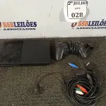 LOTE 028 - 01 PLAYSTATIOS2 COM 01 CONTROLE E FONTE, MODELO:SCPH90010 MARCA SONY. (NO ESTADO) ATENÇÃO! FAZER A VISITAÇÃO ANTES DE ARREMATAR, NÃO SABEMOS SE FUNCIONA. LEILÃO NÃO TEM GARANTIA E NEM DEVOLUÇÃO, SUJEITO A POSSÍVEIS AVARIAS VISÍVEIS/OCULTAS E/OU AUSÊNCIA DE COMPONENTES.