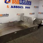 LOTE 050 - 02 BANDEJAS DE INOX. (NO ESTADO) ATENÇÃO! FAZER A VISITAÇÃO ANTES DE ARREMATAR, NÃO SABEMOS SE FUNCIONA. LEILÃO NÃO TEM GARANTIA E NEM DEVOLUÇÃO, SUJEITO A POSSÍVEIS AVARIAS VISÍVEIS/OCULTAS E/OU AUSÊNCIA DE COMPONENTES.