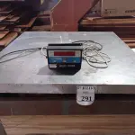 LOTE 291 - 01 BALANÇA ELETRÔNICA COM CAPACIDADE MÁXIMA DE 300KG. (NO ESTADO) ATENÇÃO! FAZER A VISITAÇÃO ANTES DE ARREMATAR, NÃO SABEMOS SE FUNCIONA. LEILÃO NÃO TEM GARANTIA E NEM DEVOLUÇÃO, SUJEITO A POSSÍVEIS AVARIAS VISÍVEIS/OCULTAS E/OU AUSÊNCIA DE COMPONENTES.