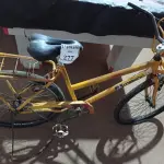 LOTE 277 - 01 BICICLETA CARGUEIRA E 02 RODAS. (NO ESTADO) ATENÇÃO! FAZER A VISITAÇÃO ANTES DE ARREMATAR, NÃO SABEMOS SE FUNCIONA. LEILÃO NÃO TEM GARANTIA E NEM DEVOLUÇÃO, SUJEITO A POSSÍVEIS AVARIAS VISÍVEIS/OCULTAS E/OU AUSÊNCIA DE COMPONENTES.