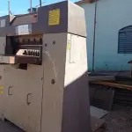 LOTE 314 - 01 GUILHOTINA. (NO ESTADO) ATENÇÃO! FAZER A VISITAÇÃO ANTES DE ARREMATAR, NÃO SABEMOS SE FUNCIONA. LEILÃO NÃO TEM GARANTIA E NEM DEVOLUÇÃO, SUJEITO A POSSÍVEIS AVARIAS VISÍVEIS/OCULTAS E/OU AUSÊNCIA DE COMPONENTES.