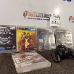 LOTE 015 - 05 JOGOS PARA PS3 E 01 CONTROLE PARA PS2. (NO ESTADO) ATENÇÃO! FAZER A VISITAÇÃO ANTES DE ARREMATAR, NÃO SABEMOS SE FUNCIONA. LEILÃO NÃO TEM GARANTIA E NEM DEVOLUÇÃO, SUJEITO A POSSÍVEIS AVARIAS VISÍVEIS/OCULTAS E/OU AUSÊNCIA DE COMPONENTES.