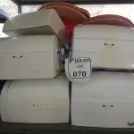 LOTE 070 - 05 DISPENSES E 03 TAMPAS DE VASO SANITÁRIO. (NO ESTADO) ATENÇÃO! FAZER A VISITAÇÃO ANTES DE ARREMATAR, NÃO SABEMOS SE FUNCIONA. LEILÃO NÃO TEM GARANTIA E NEM DEVOLUÇÃO, SUJEITO A POSSÍVEIS AVARIAS VISÍVEIS/OCULTAS E/OU AUSÊNCIA DE COMPONENTES.