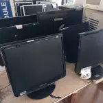 LOTE 238 - 08 MONITORES. (NO ESTADO) ATENÇÃO! FAZER A VISITAÇÃO ANTES DE ARREMATAR, NÃO SABEMOS SE FUNCIONA. LEILÃO NÃO TEM GARANTIA E NEM DEVOLUÇÃO, SUJEITO A POSSÍVEIS AVARIAS VISÍVEIS/OCULTAS E/OU AUSÊNCIA DE COMPONENTES.