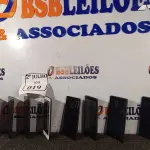 LOTE 019 - 08 APARELHOS CELULARES MARCA POSITIVO. (NO ESTADO) ATENÇÃO! FAZER A VISITAÇÃO ANTES DE ARREMATAR, NÃO SABEMOS SE FUNCIONA. LEILÃO NÃO TEM GARANTIA E NEM DEVOLUÇÃO, SUJEITO A POSSÍVEIS AVARIAS VISÍVEIS/OCULTAS E/OU AUSÊNCIA DE COMPONENTES.