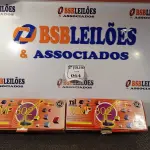 LOTE 064 - 02 MICROFONES DE MESA PROFISSIONAL MMF 302. (NO ESTADO) ATENÇÃO! FAZER A VISITAÇÃO ANTES DE ARREMATAR, NÃO SABEMOS SE FUNCIONA. LEILÃO NÃO TEM GARANTIA E NEM DEVOLUÇÃO, SUJEITO A POSSÍVEIS AVARIAS VISÍVEIS/OCULTAS E/OU AUSÊNCIA DE COMPONENTES.