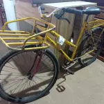 LOTE 279 - 01 BICICLETA CARGUEIRA E 02 RODAS. (NO ESTADO) ATENÇÃO! FAZER A VISITAÇÃO ANTES DE ARREMATAR, NÃO SABEMOS SE FUNCIONA. LEILÃO NÃO TEM GARANTIA E NEM DEVOLUÇÃO, SUJEITO A POSSÍVEIS AVARIAS VISÍVEIS/OCULTAS E/OU AUSÊNCIA DE COMPONENTES.