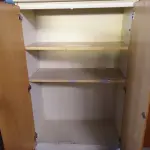 LOTE 259 - 01 ARMÁRIO 02 PORTAS. (NO ESTADO) ATENÇÃO! FAZER A VISITAÇÃO ANTES DE ARREMATAR, NÃO SABEMOS SE FUNCIONA. LEILÃO NÃO TEM GARANTIA E NEM DEVOLUÇÃO, SUJEITO A POSSÍVEIS AVARIAS VISÍVEIS/OCULTAS E/OU AUSÊNCIA DE COMPONENTES.