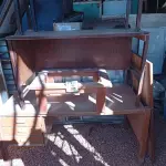 LOTE 305 - 05 MESAS DIVERSAS. (NO ESTADO) ATENÇÃO! FAZER A VISITAÇÃO ANTES DE ARREMATAR, NÃO SABEMOS SE FUNCIONA. LEILÃO NÃO TEM GARANTIA E NEM DEVOLUÇÃO, SUJEITO A POSSÍVEIS AVARIAS VISÍVEIS/OCULTAS E/OU AUSÊNCIA DE COMPONENTES.