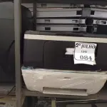 LOTE 084 - 04 IMPRESSORAS MARCA HP E 01 FRAGMENTADORA DE PAPEL PARA RETIRADA DE PEÇAS. (NO ESTADO) ATENÇÃO! FAZER A VISITAÇÃO ANTES DE ARREMATAR, NÃO SABEMOS SE FUNCIONA. LEILÃO NÃO TEM GARANTIA E NEM DEVOLUÇÃO, SUJEITO A POSSÍVEIS AVARIAS VISÍVEIS/OCULTAS E/OU AUSÊNCIA DE COMPONENTES.