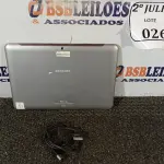 LOTE 026 - 01 TABLET MARCA SAMSUNG COM CABO. (NO ESTADO) ATENÇÃO! FAZER A VISITAÇÃO ANTES DE ARREMATAR, NÃO SABEMOS SE FUNCIONA. LEILÃO NÃO TEM GARANTIA E NEM DEVOLUÇÃO, SUJEITO A POSSÍVEIS AVARIAS VISÍVEIS/OCULTAS E/OU AUSÊNCIA DE COMPONENTES.