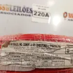 LOTE 220 - 01 ROLO CABO FLEXÍVEL 1×4MM NA COR VERMELHA. (NO ESTADO) ATENÇÃO! FAZER A VISITAÇÃO ANTES DE ARREMATAR, NÃO SABEMOS SE FUNCIONA. LEILÃO NÃO TEM GARANTIA E NEM DEVOLUÇÃO, SUJEITO A POSSÍVEIS AVARIAS VISÍVEIS/OCULTAS E/OU AUSÊNCIA DE COMPONENTES.