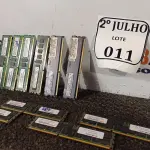 LOTE 011 - 06 PENTES DE MEMÓRIA DE 8GB CADA E 04 PENTES DE MEMÓRIA DE 16GB CADA PARA SERVIDOR PC3. (NO ESTADO) ATENÇÃO! FAZER A VISITAÇÃO ANTES DE ARREMATAR, NÃO SABEMOS SE FUNCIONA. LEILÃO NÃO TEM GARANTIA E NEM DEVOLUÇÃO, SUJEITO A POSSÍVEIS AVARIAS VISÍVEIS/OCULTAS E/OU AUSÊNCIA DE COMPONENTES.