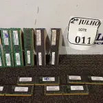 LOTE 011 - 06 PENTES DE MEMÓRIA DE 8GB CADA E 04 PENTES DE MEMÓRIA DE 16GB CADA PARA SERVIDOR PC3. (NO ESTADO) ATENÇÃO! FAZER A VISITAÇÃO ANTES DE ARREMATAR, NÃO SABEMOS SE FUNCIONA. LEILÃO NÃO TEM GARANTIA E NEM DEVOLUÇÃO, SUJEITO A POSSÍVEIS AVARIAS VISÍVEIS/OCULTAS E/OU AUSÊNCIA DE COMPONENTES.