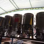 LOTE 078 - 05 CAFETEIRAS INDUSTRIAL EM INOX. (NO ESTADO) ATENÇÃO! FAZER A VISITAÇÃO ANTES DE ARREMATAR, NÃO SABEMOS SE FUNCIONA. LEILÃO NÃO TEM GARANTIA E NEM DEVOLUÇÃO, SUJEITO A POSSÍVEIS AVARIAS VISÍVEIS/OCULTAS E/OU AUSÊNCIA DE COMPONENTES.