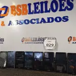 LOTE 029 - 08 APARELHOS CELULARES MARCA POSITIVO. (NO ESTADO) ATENÇÃO! FAZER A VISITAÇÃO ANTES DE ARREMATAR, NÃO SABEMOS SE FUNCIONA. LEILÃO NÃO TEM GARANTIA E NEM DEVOLUÇÃO, SUJEITO A POSSÍVEIS AVARIAS VISÍVEIS/OCULTAS E/OU AUSÊNCIA DE COMPONENTES.
