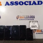 LOTE 009 - 05 APARELHOS CELULARES MARCAS E MODELOS DIVERSOS COM AVARIAS. (NO ESTADO) ATENÇÃO! FAZER A VISITAÇÃO ANTES DE ARREMATAR, NÃO SABEMOS SE FUNCIONA. LEILÃO NÃO TEM GARANTIA E NEM DEVOLUÇÃO, SUJEITO A POSSÍVEIS AVARIAS VISÍVEIS/OCULTAS E/OU AUSÊNCIA DE COMPONENTES.